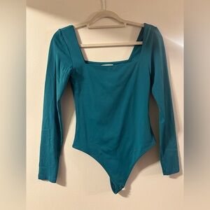 Aritzia Babaton Teal Long Sleeve Bodysuit